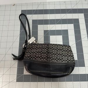 Coach Mini Signature Duff Logo Wristlet Strap Black Leather Purse Clutch